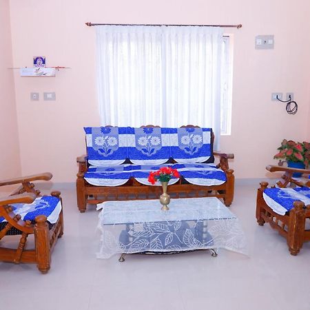 Giri'S Homestay Madikeri Exterior foto