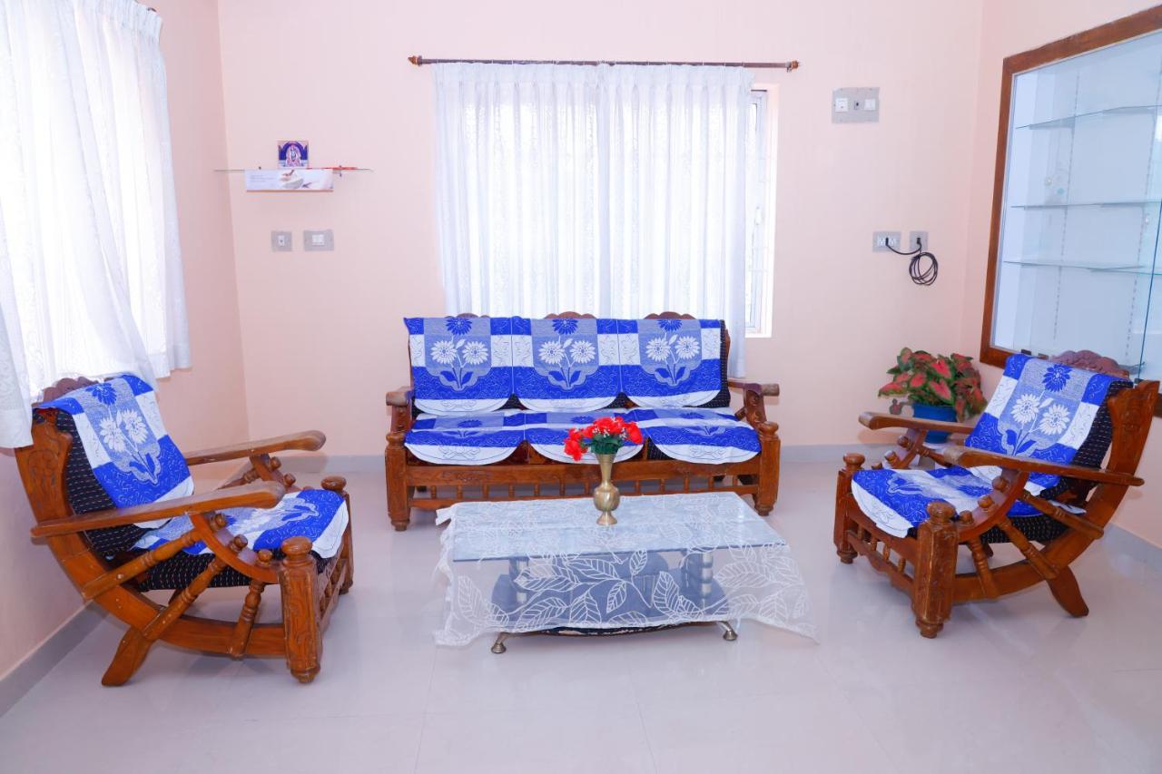 Giri'S Homestay Madikeri Exterior foto