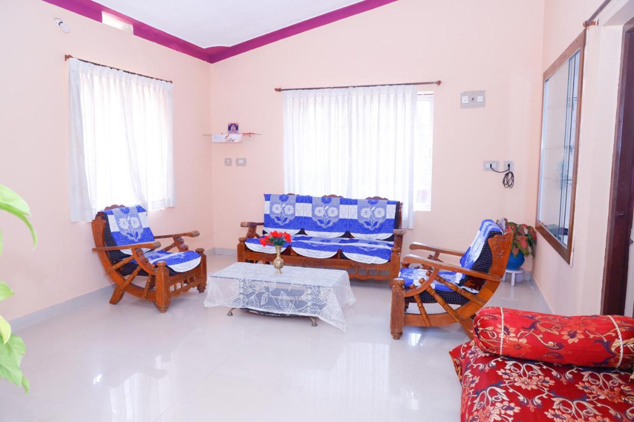 Giri'S Homestay Madikeri Exterior foto