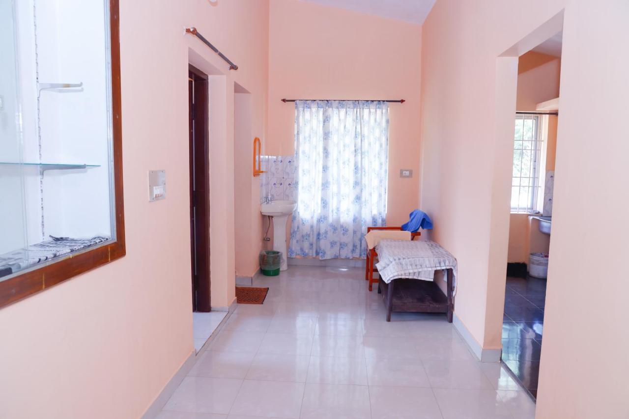 Giri'S Homestay Madikeri Exterior foto